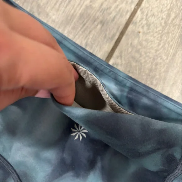 Athleta Elation Printed 7/8 Tight in Serene Riviera Blue, Size S - Picture 8 of 8